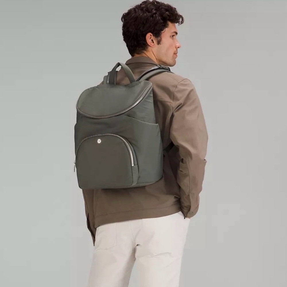 Lululemon New Parent Backpack 17L - Picture 3 of 6